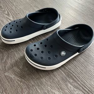 Crocs W8/M6 navy